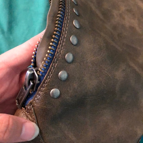 Grey stud boots - Picture 2 of 5